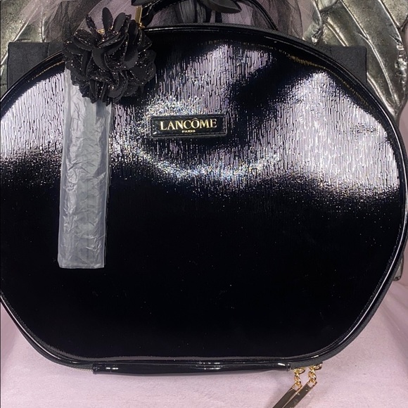 🎁 Lancôme NWOT XXL travel bag 💖 - Picture 3 of 8